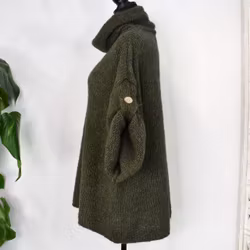 Stickad Polotröja med knappar KAKI