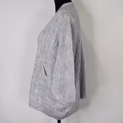 Kort Kabelstickad Cardigan LJUSGRÅ