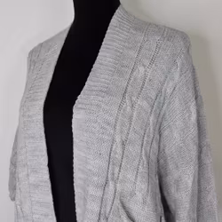 Kort Kabelstickad Cardigan LJUSGRÅ