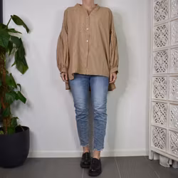 Storskjorta Randig MÖRKBEIGE - Nowomanslabel