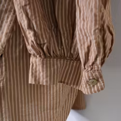 Storskjorta Randig MÖRKBEIGE - Nowomanslabel