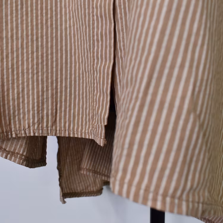 Storskjorta Randig MÖRKBEIGE - Nowomanslabel