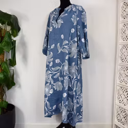 Linneklänning med spets Mönstrad JEANSBLÅ