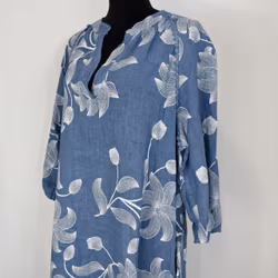 Linneklänning med spets Mönstrad JEANSBLÅ