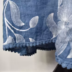 Linneklänning med spets Mönstrad JEANSBLÅ