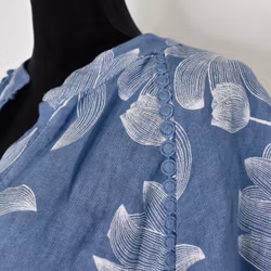 Linneklänning med spets Mönstrad JEANSBLÅ