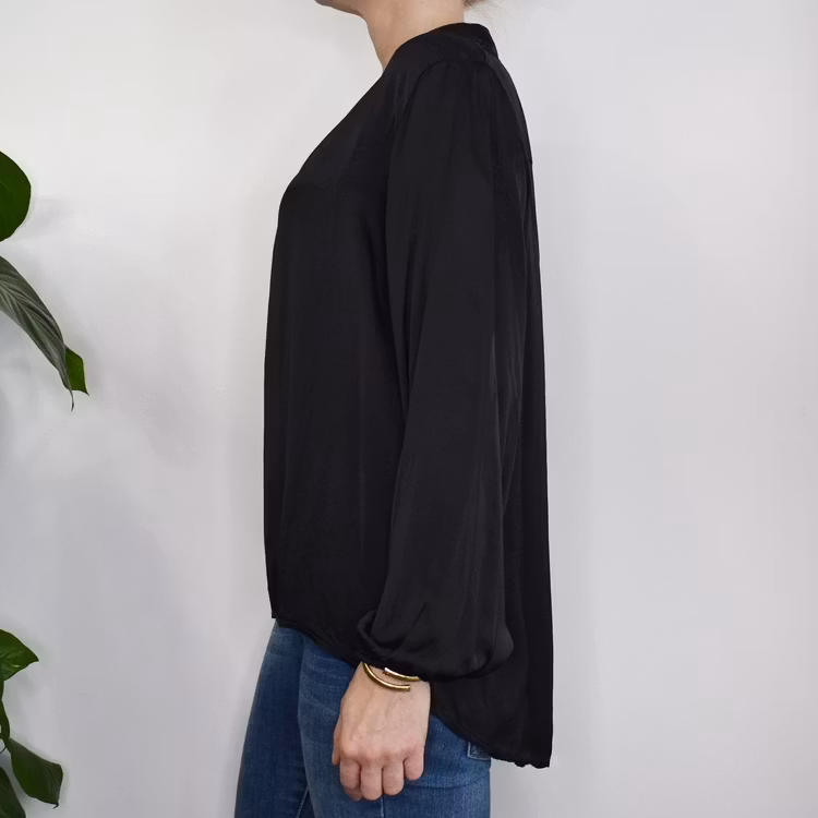 Blus Tyra SVART - Nowomanslabel
