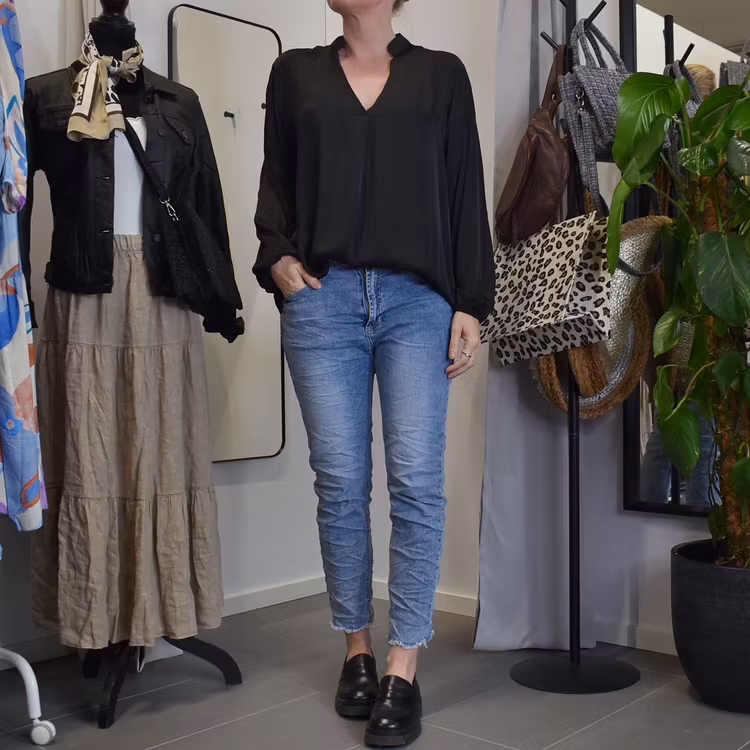 Blus Tyra SVART - Nowomanslabel