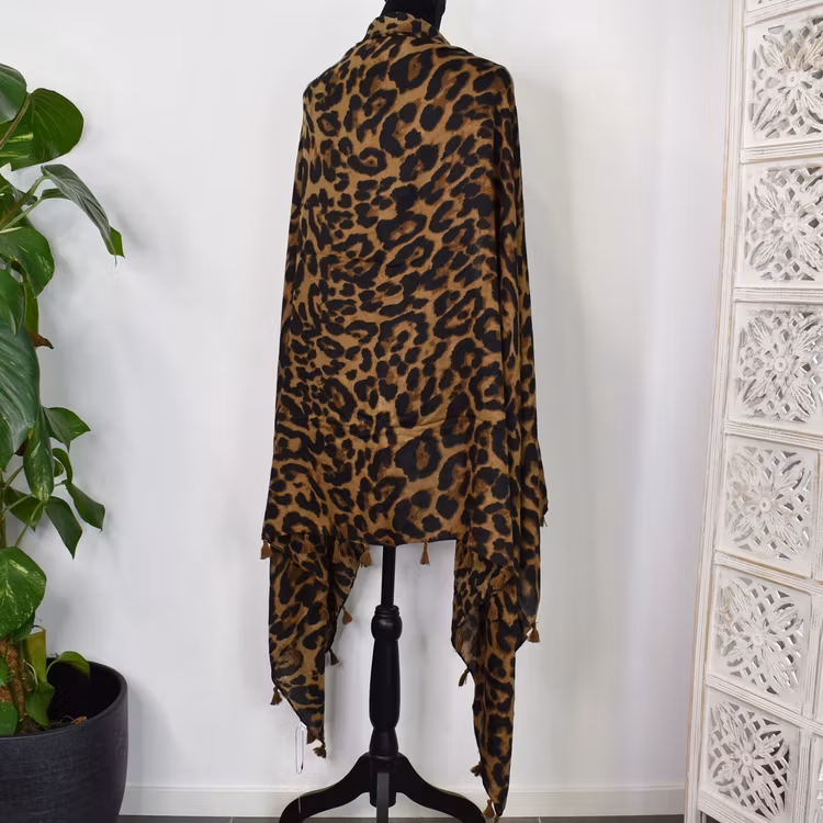 Sjal med Tofsar Leopard SVART/CAMEL