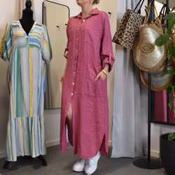 Lång skjortklänning med fickor FUSCHIA