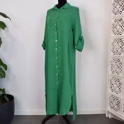 Lång skjortklänning i linne GRÖN