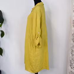Kort skjortklänning i linne SENAP