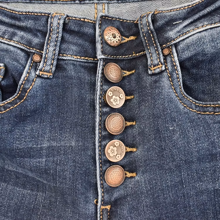 Jeans med knappmix MÖRK BLÅ - Place du Jour