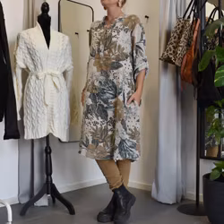 Bomullsklänning Lucy Mönstrad BEIGE - Mix By Heart