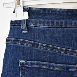 Jeanskjol med slits MÖRK BLÅ