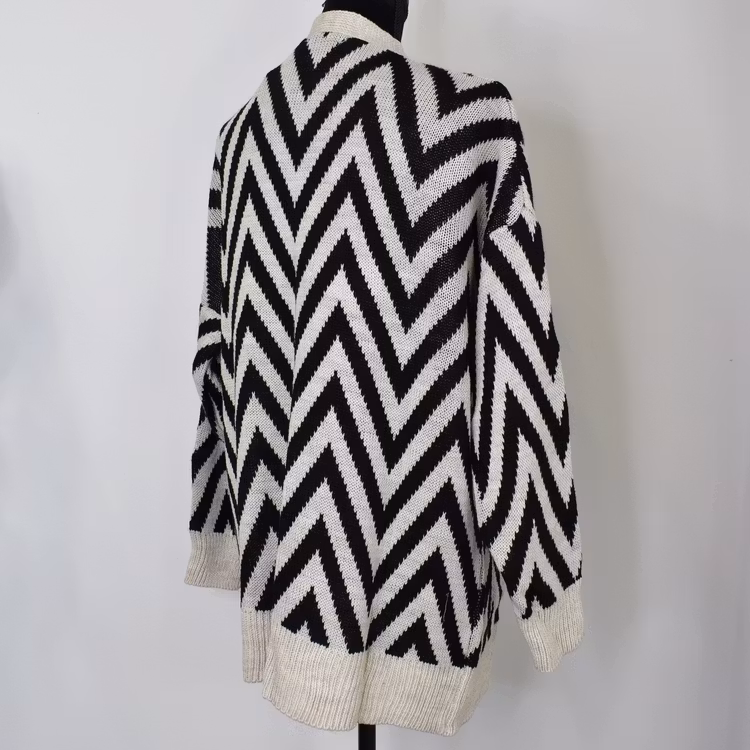 Stickad Kofta Mönstrad SVART