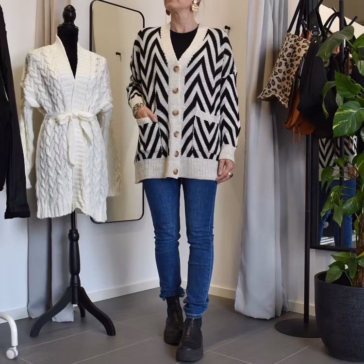 Stickad Kofta Mönstrad SVART