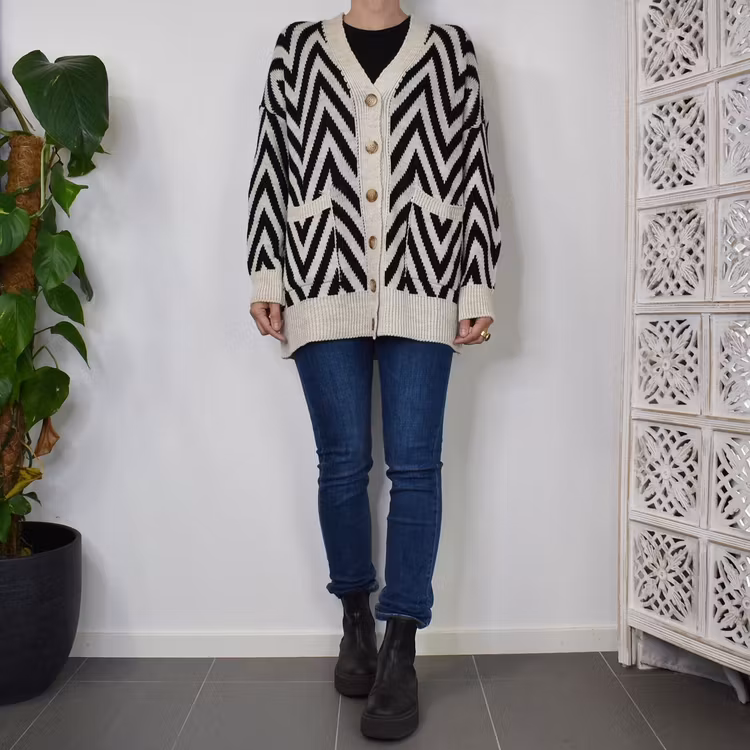 Stickad Kofta Mönstrad SVART