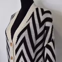 Stickad Kofta Mönstrad SVART