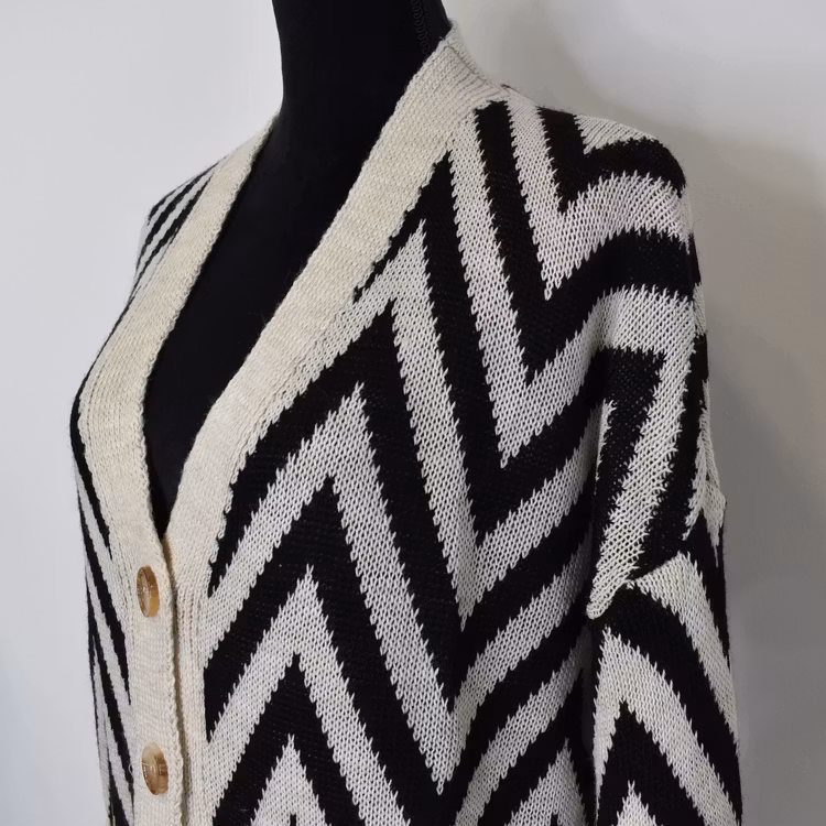 Stickad Kofta Mönstrad SVART