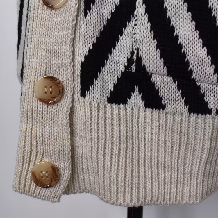 Stickad Kofta Mönstrad SVART