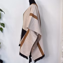 Poncho-sjal med fickor BEIGE