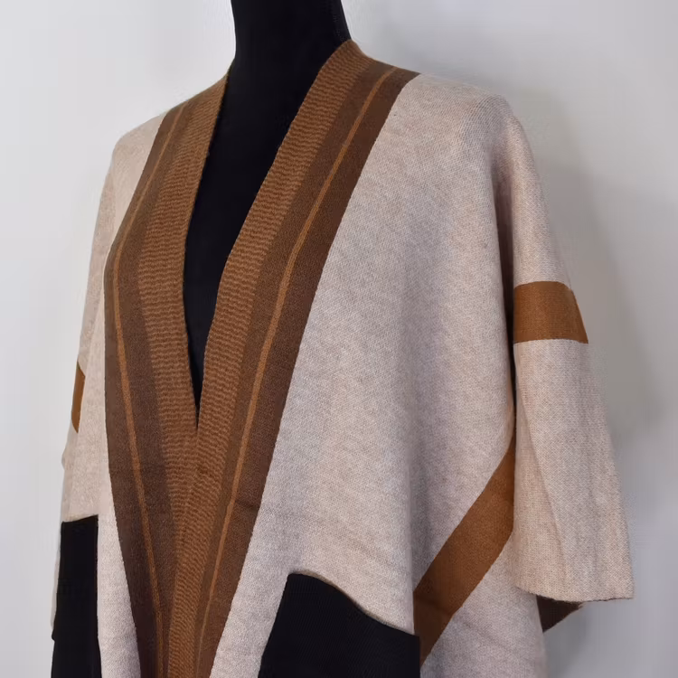Poncho-sjal med fickor BEIGE