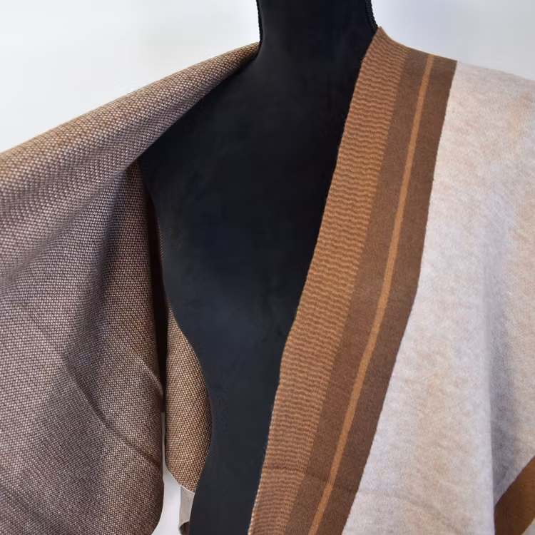 Poncho-sjal med fickor BEIGE