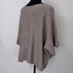 Stickad Ponchotröja Nessa TAUPE - Mix By Heart