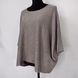 Stickad Ponchotröja Nessa TAUPE - Mix By Heart