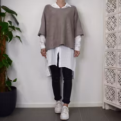 Stickad Ponchotröja Nessa TAUPE - Mix By Heart