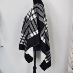 Poncho-sjal Rutig SVART/VIT
