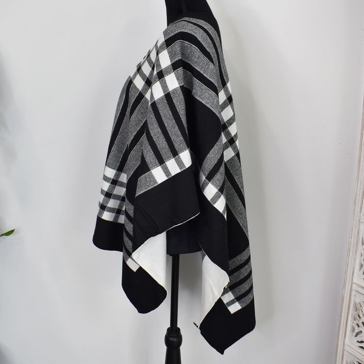 Poncho-sjal Rutig SVART/VIT