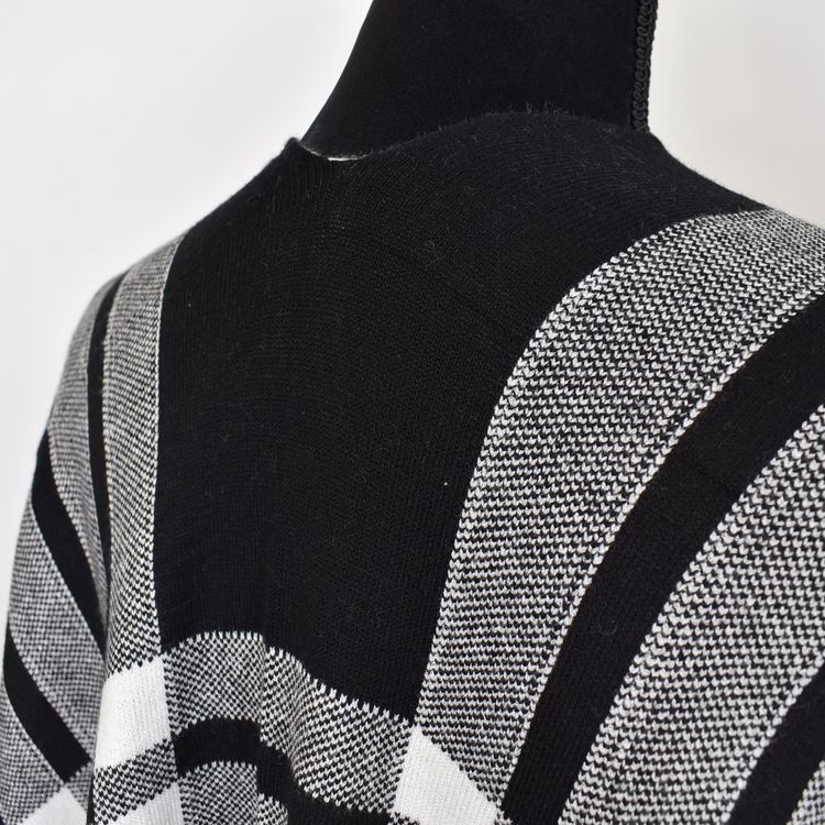 Poncho-sjal Rutig SVART/VIT