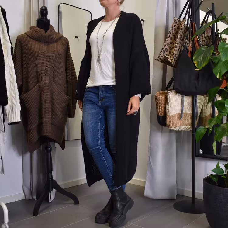 Stickad Kofta Over Sized SVART