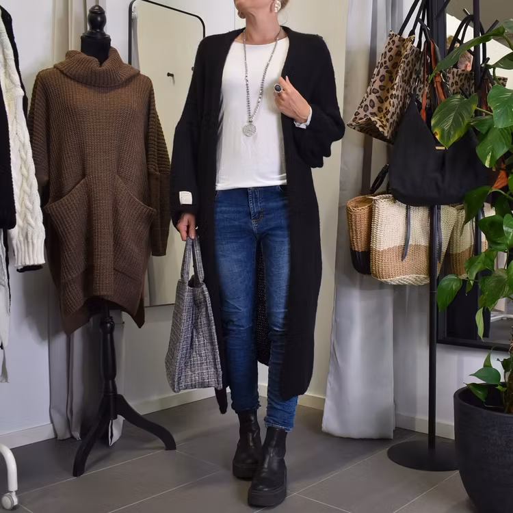 Stickad Kofta Over Sized SVART