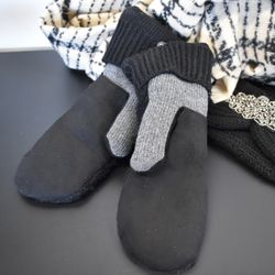 Tumvante Stickad SVART