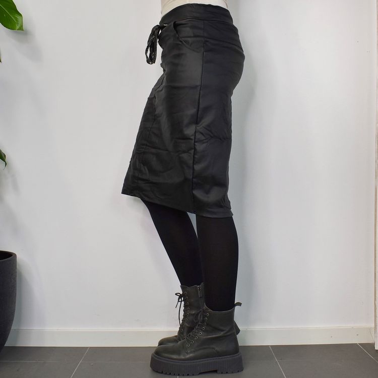Kjol Vaxad SVART