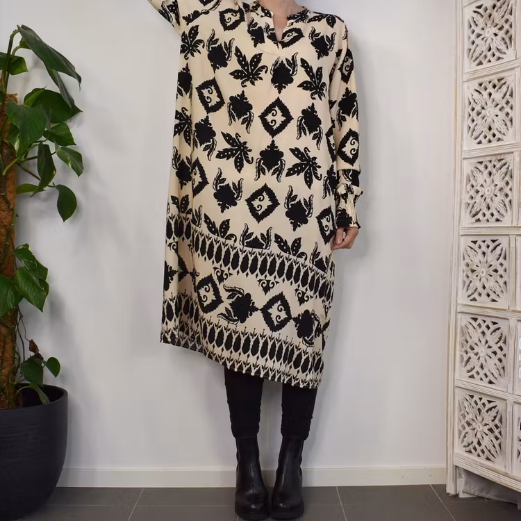 Klänning Sofie Mönstrad BEIGE/SVART - Marta du Chateau