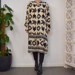 Klänning Sofie Mönstrad BEIGE/SVART - Marta du Chateau