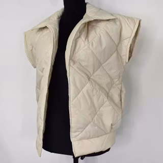 Vadderad Väst Quiltad BEIGE