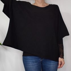 Stickad Ponchotröja SVART