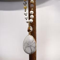 Halsband Phoeby VIT- The Moshi