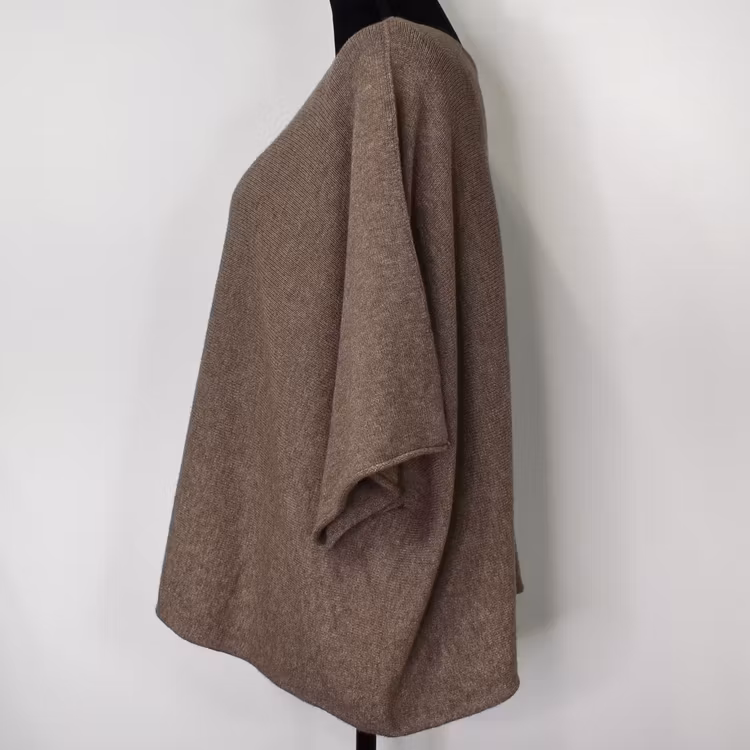 Stickad Ponchotröja TAUPE