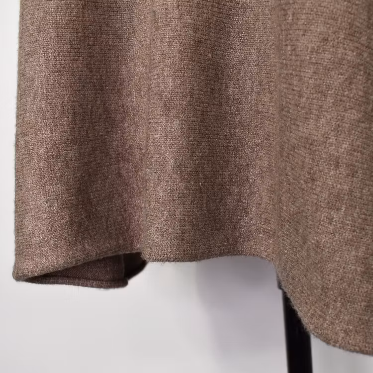 Stickad Ponchotröja TAUPE