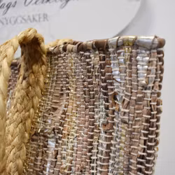 Väska i naturmaterial SHIMMERY GOLD