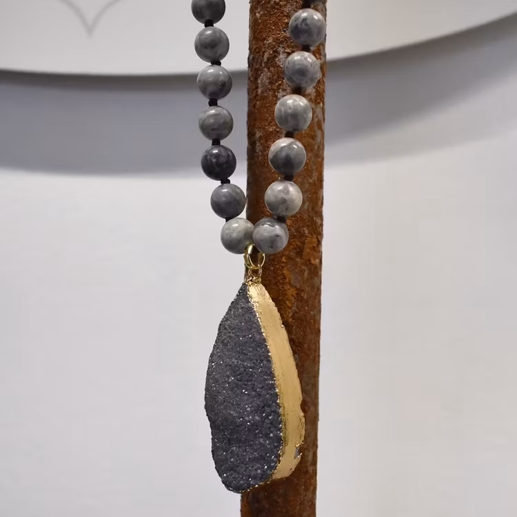 Halsband Daisy GRÅ - The Moshi