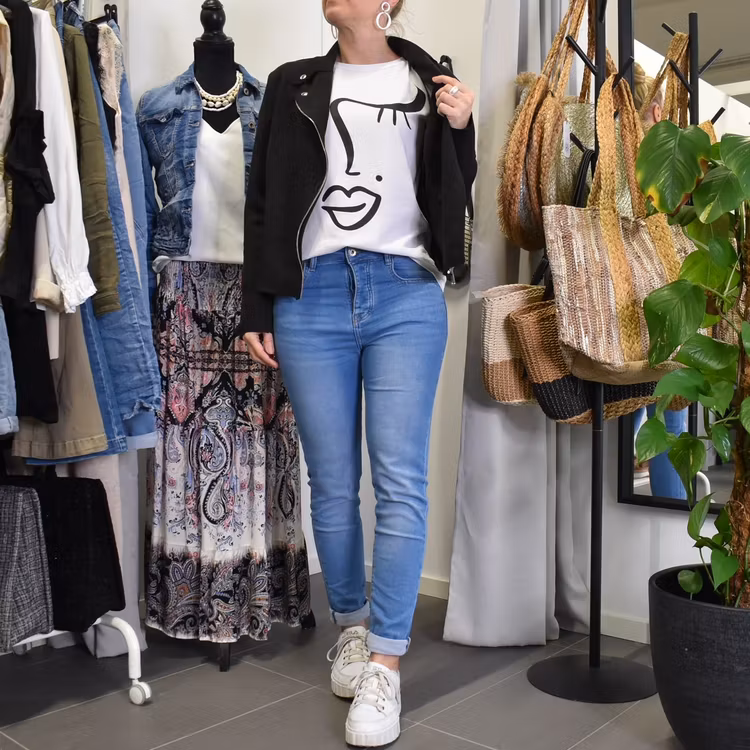 T-shirt Girl VIT - Estee Brown
