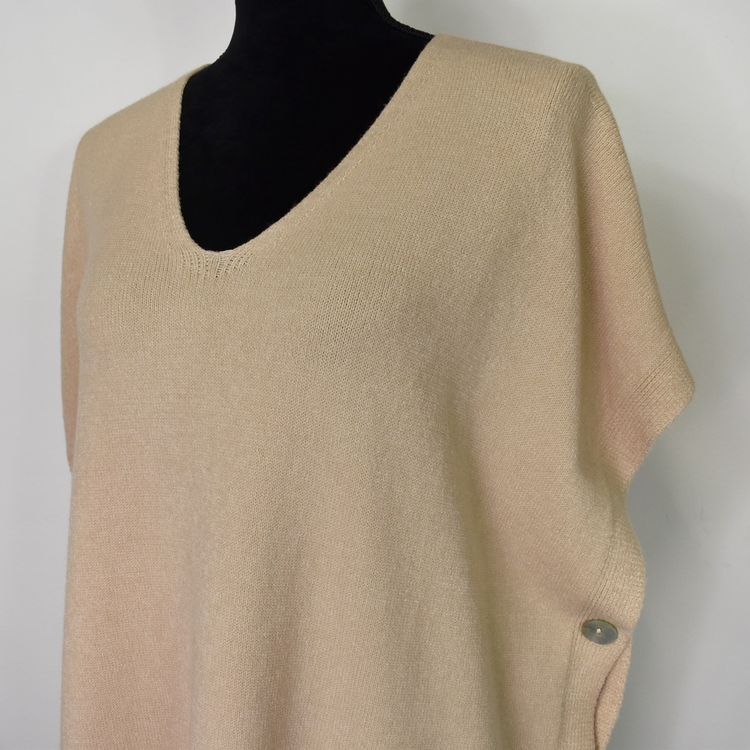 Stickad Ponchotröja med Knappar BEIGE