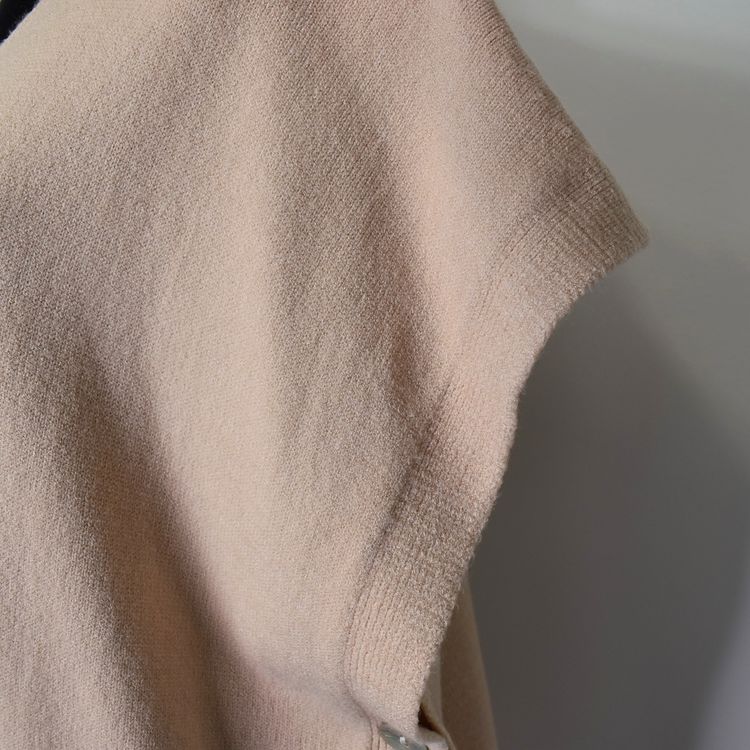 Stickad Ponchotröja med Knappar BEIGE